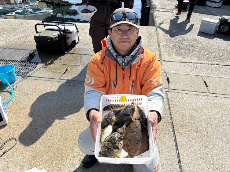 知多・片名港のおざき丸！2月22日のフグ釣果情報