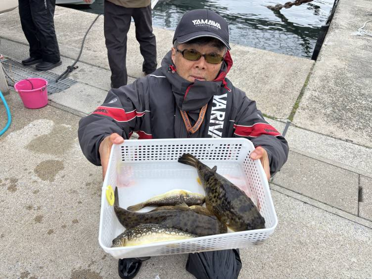 知多・片名港のおざき丸！2月27日のフグ釣果情報