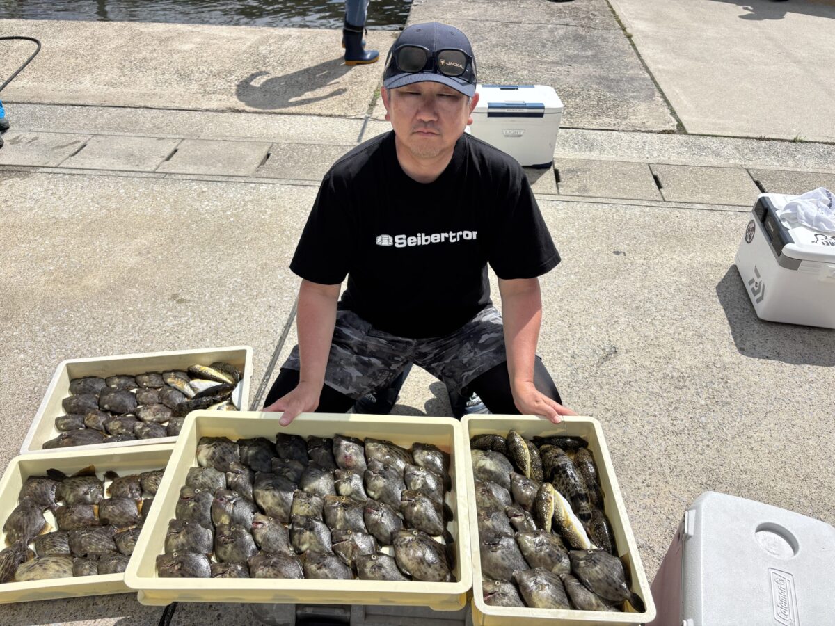 愛知片名漁港の釣り船「おざき丸」のカワハギ釣果